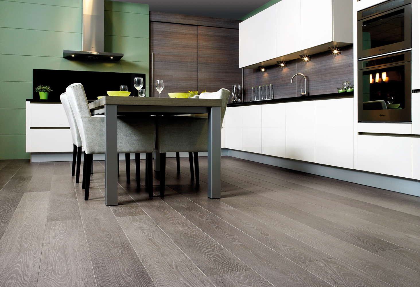 quickstep-flooring-stylish-durable-crestwood-of-lymington